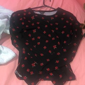 Rue21 long sleeve small shirt with rose pattern